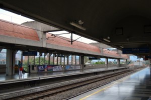 above ground metro train 