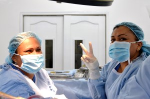 Raquel (right) and Anita, the instrumentadors